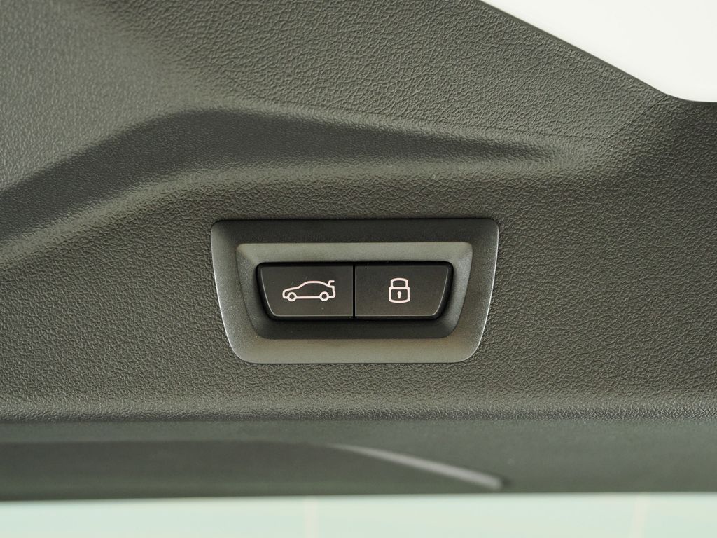 Thumbnail: 2026 BMW X7 - 28