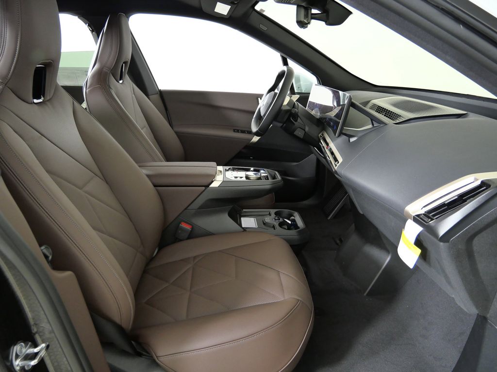 Thumbnail: 2026 BMW iX - 21