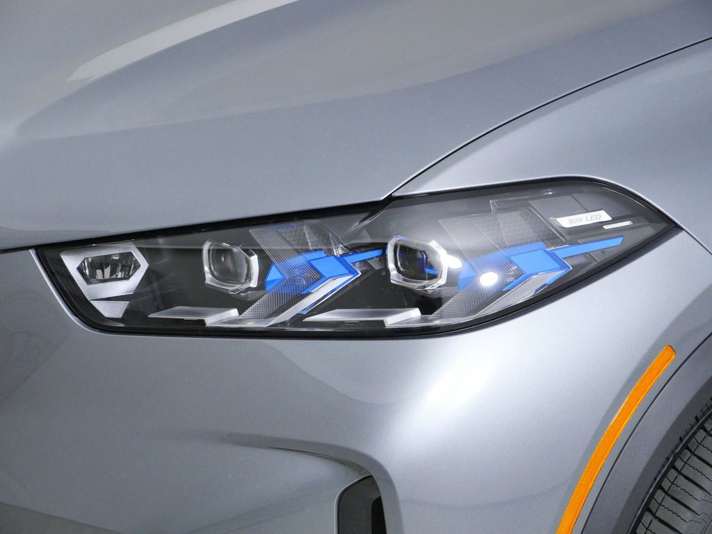 Thumbnail: 2026 BMW X5 - 3