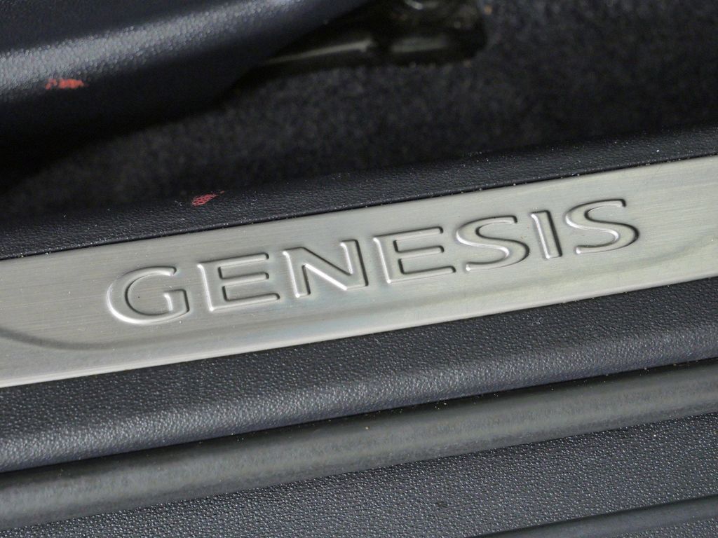 Thumbnail: 2015 Hyundai Genesis - 21