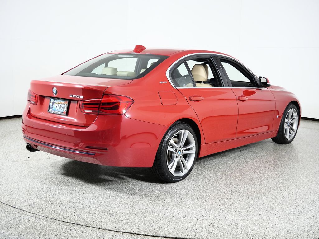 Thumbnail: 2017 BMW 3 Series - 10