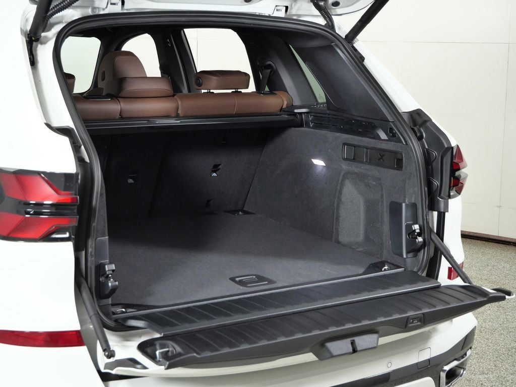 Thumbnail: 2026 BMW X5 - 30
