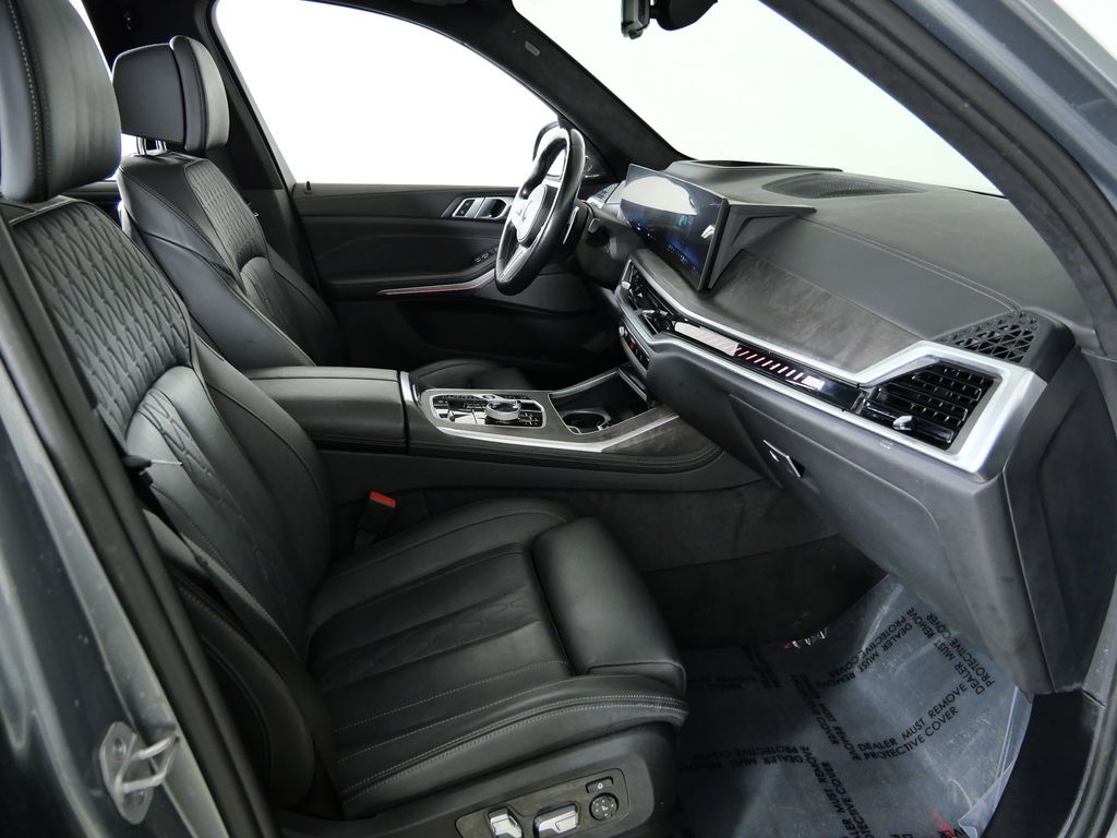 Thumbnail: 2024 BMW X7 - 24