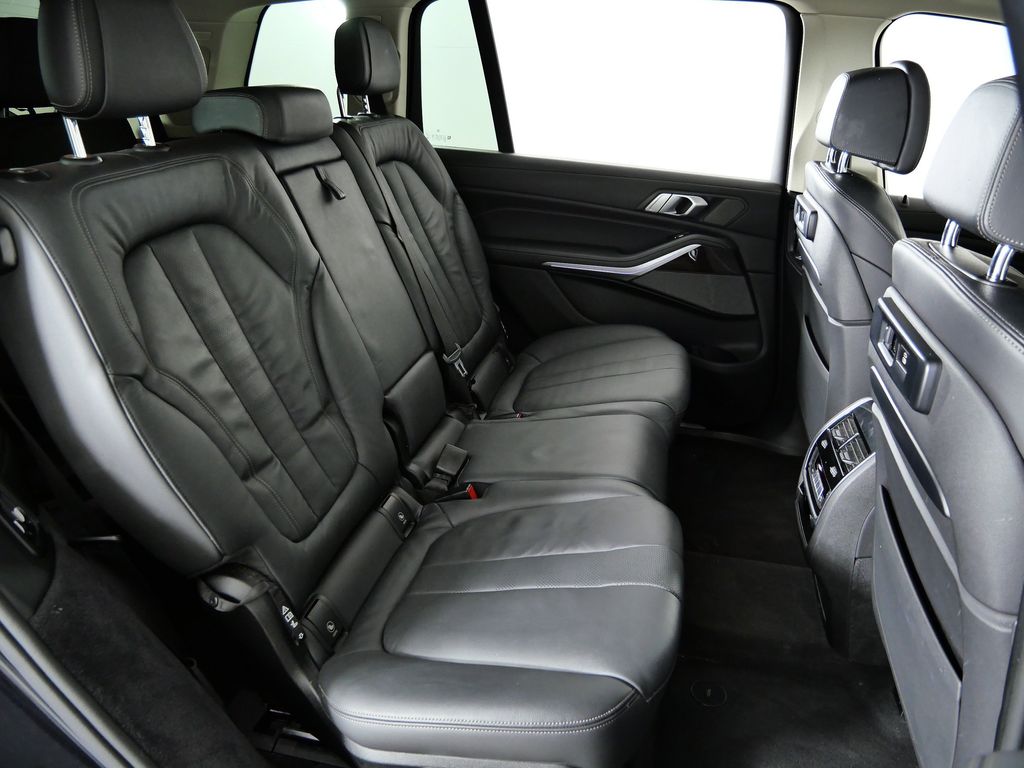 Thumbnail: 2019 BMW X7 - 27