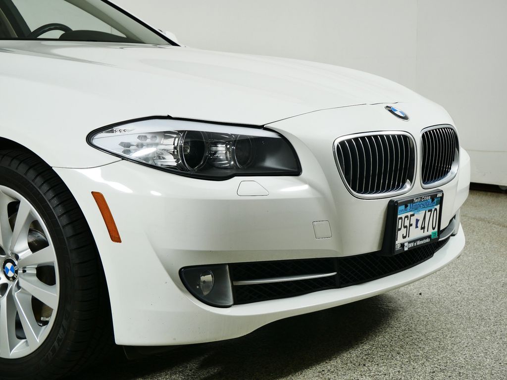 Thumbnail: 2013 BMW 5 Series - 4