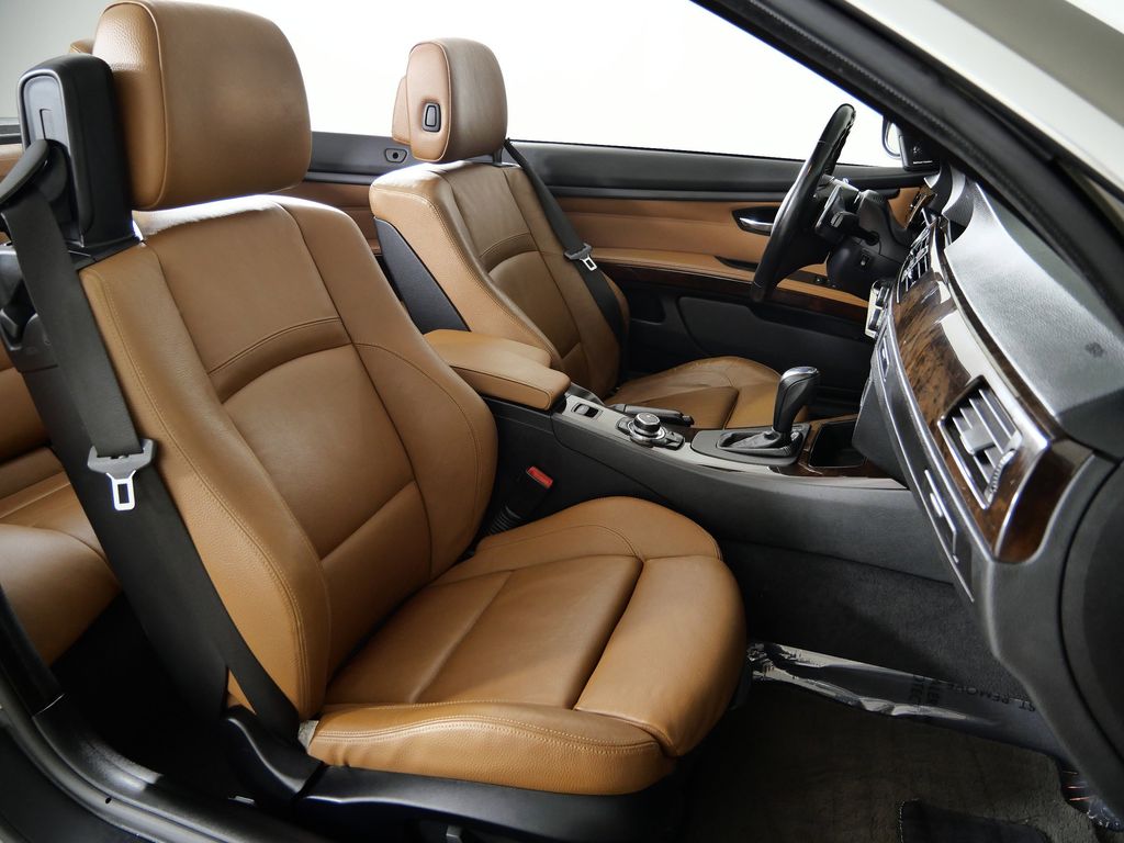 Thumbnail: 2011 BMW 3 Series - 20