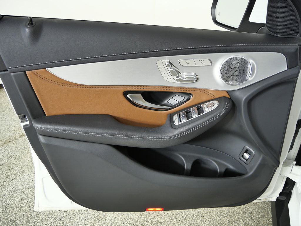 Thumbnail: 2019 Mercedes-Benz GLC - 33