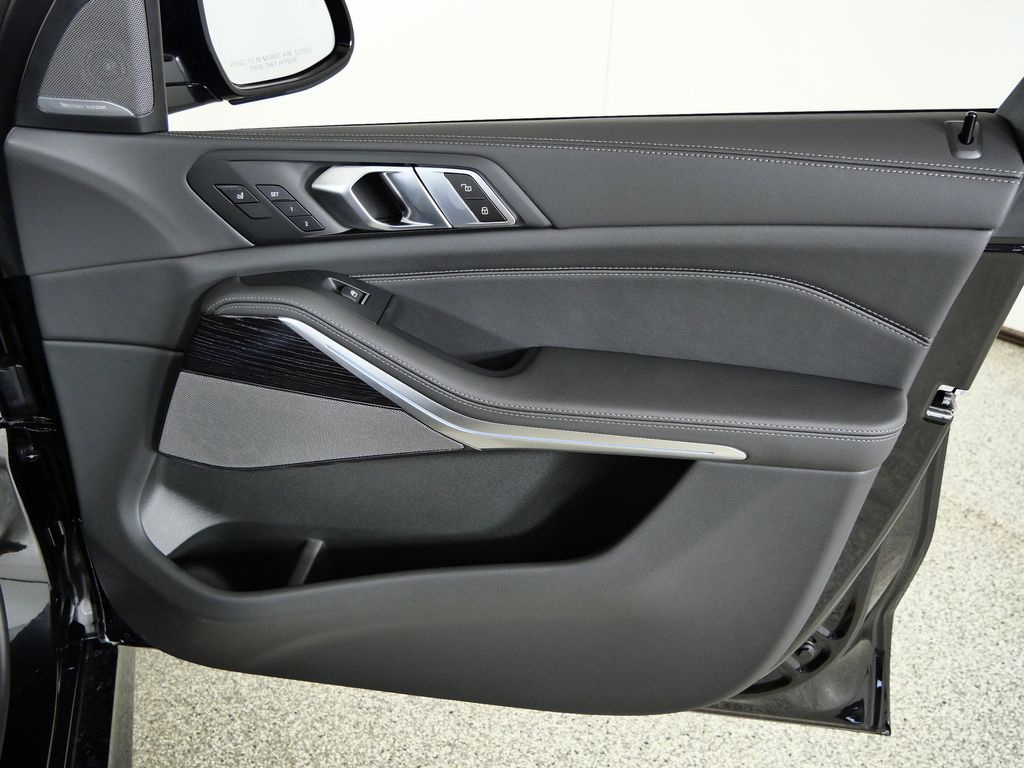 Thumbnail: 2026 BMW X5 - 19