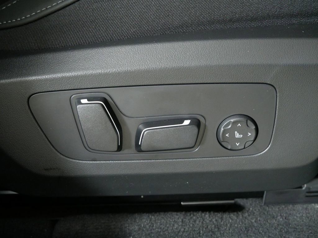 Thumbnail: 2025 BMW X3 - 24