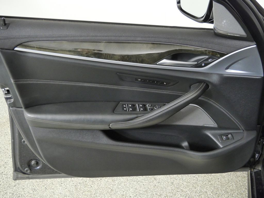 Thumbnail: 2019 BMW 5 Series - 33