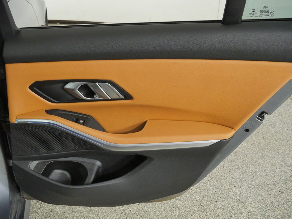 Thumbnail: 2023 BMW 3 Series - 24
