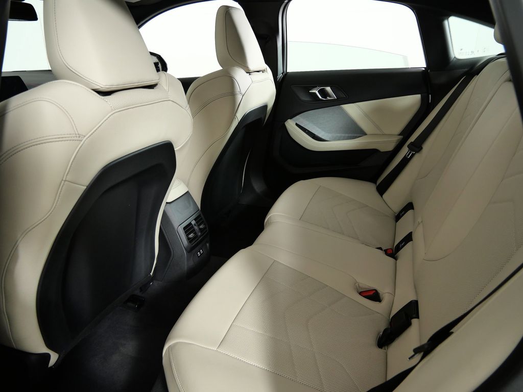 Thumbnail: 2025 BMW 2 Series - 33