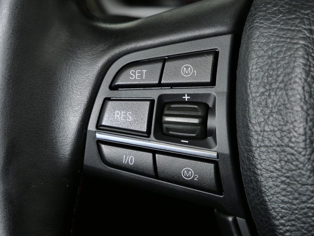 Thumbnail: 2013 BMW M5 - 40