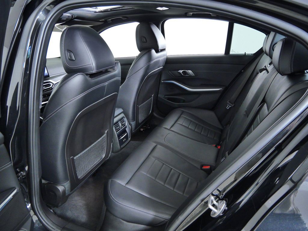 Thumbnail: 2023 BMW 3 Series - 31