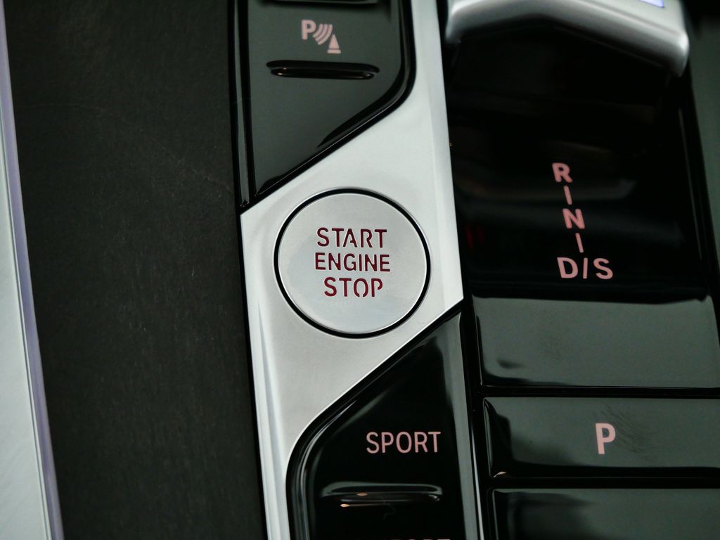 Thumbnail: 2026 BMW X7 - 42