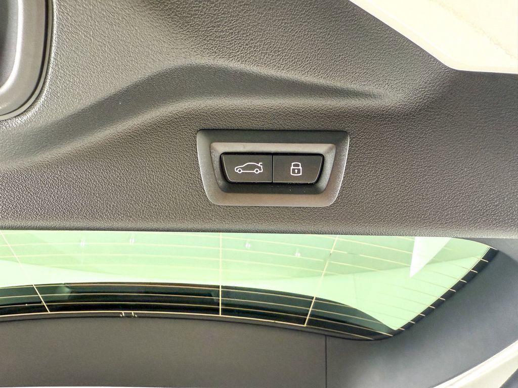 Thumbnail: 2026 BMW X7 - 19