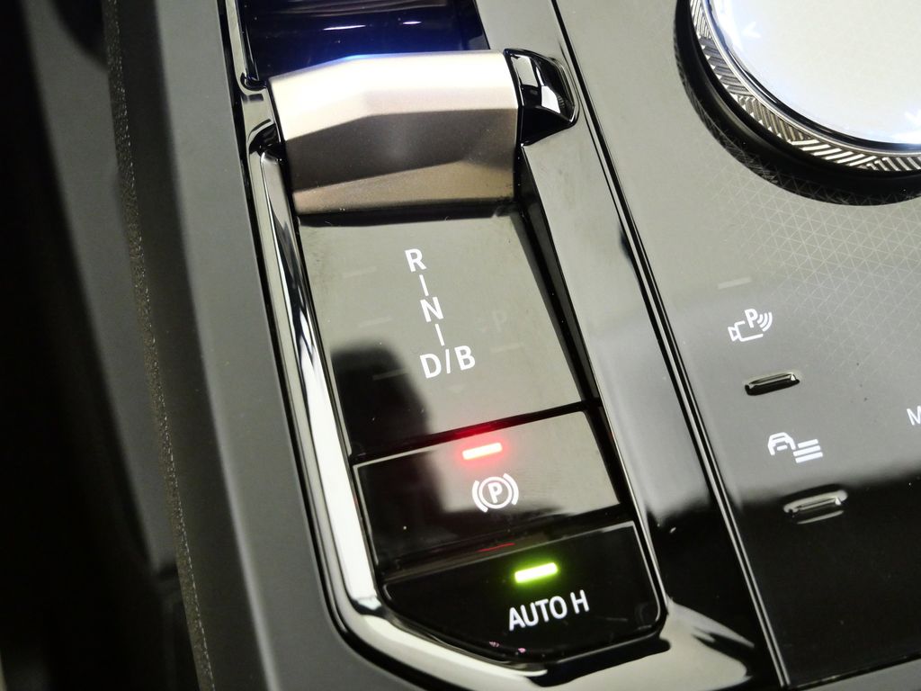 Thumbnail: 2025 BMW iX - 51