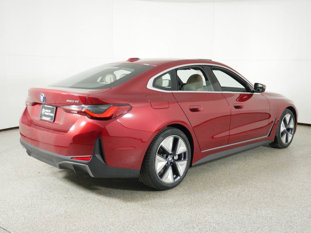Thumbnail: 2025 BMW i4 - 10