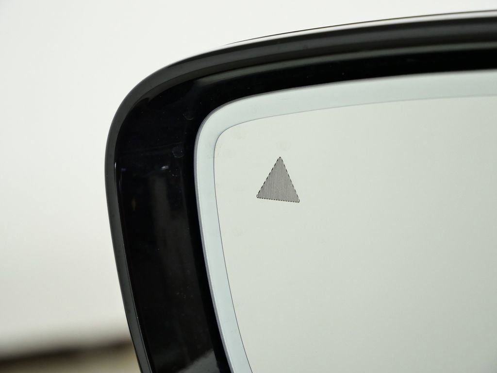 Thumbnail: 2026 BMW 8 Series - 38