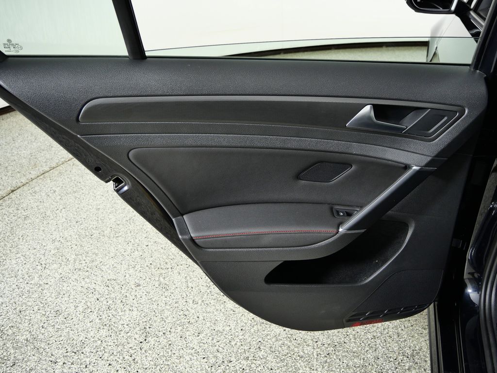 Thumbnail: 2021 Volkswagen Golf - 28