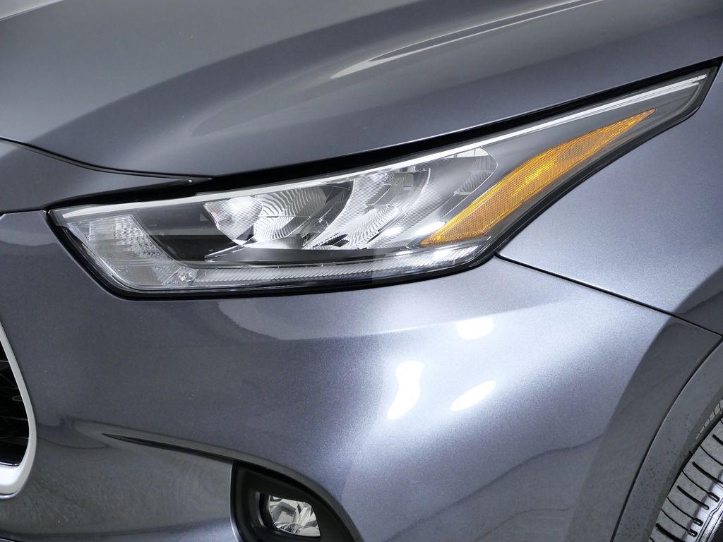 Thumbnail: 2020 Toyota Highlander - 4