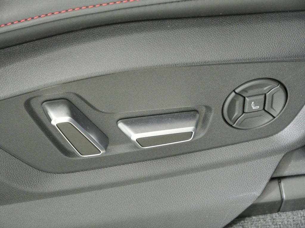 Thumbnail: 2025 Audi SQ7 - 21
