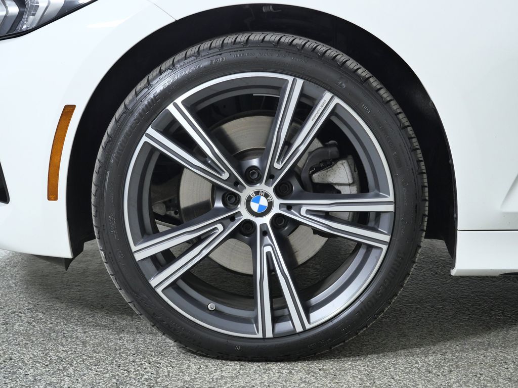 Thumbnail: 2023 BMW 3 Series - 21