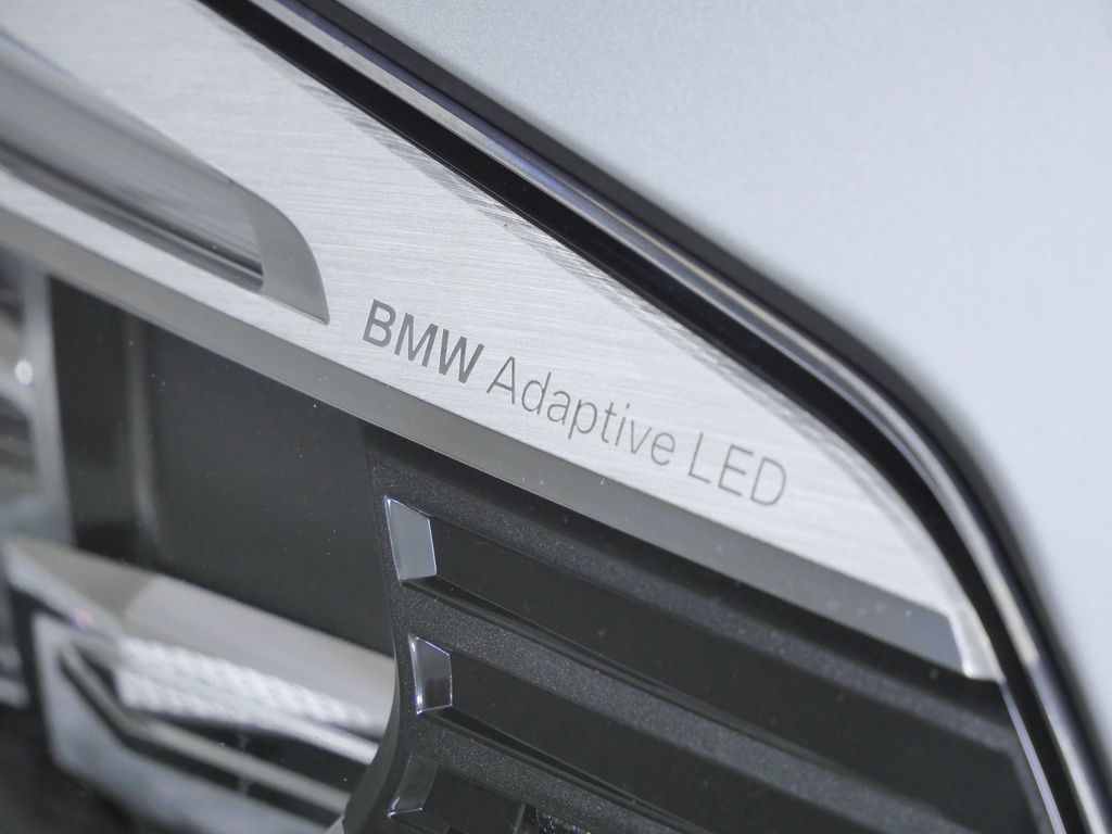 Thumbnail: 2017 BMW 5 Series - 5