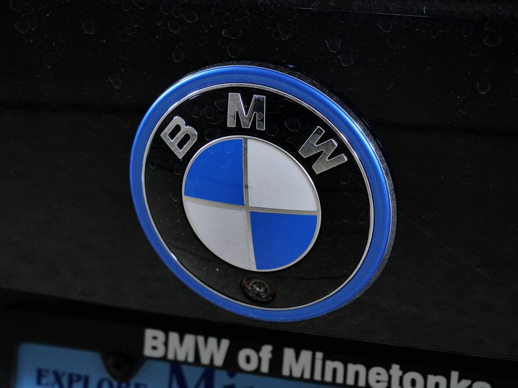 Thumbnail: 2025 BMW i4 - 14