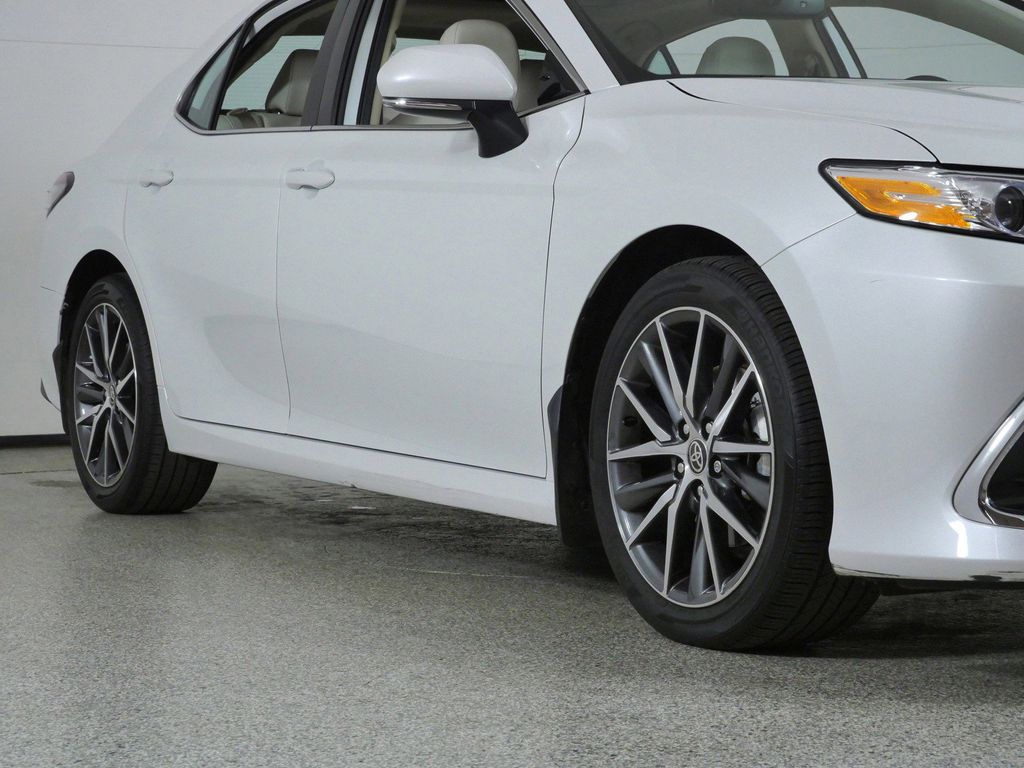Thumbnail: 2023 Toyota Camry - 7