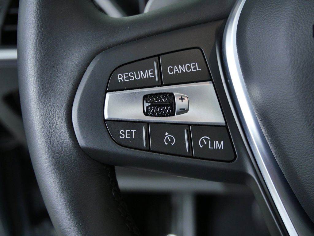 Thumbnail: 2024 BMW 3 Series - 42