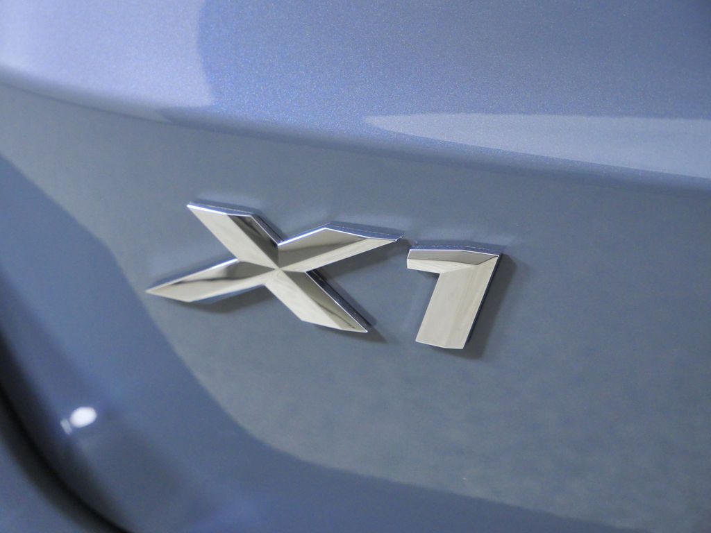 Thumbnail: 2026 BMW X1 - 13