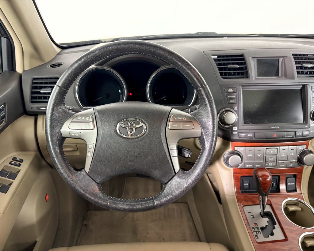 Thumbnail: 2010 Toyota Highlander - 7
