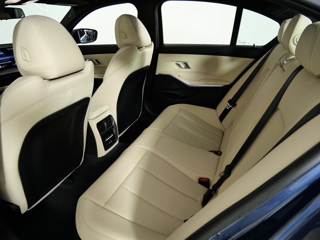 Thumbnail: 2026 BMW 3 Series - 30