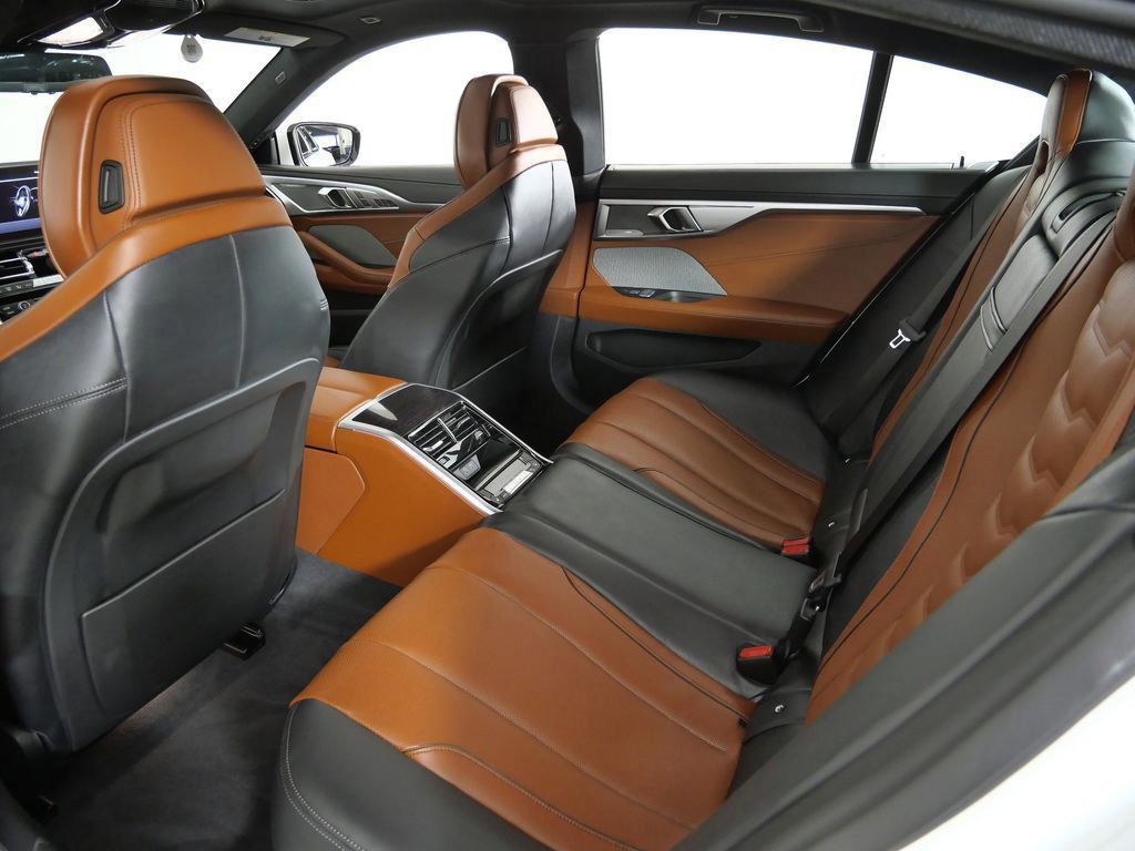 Thumbnail: 2026 BMW 8 Series - 30