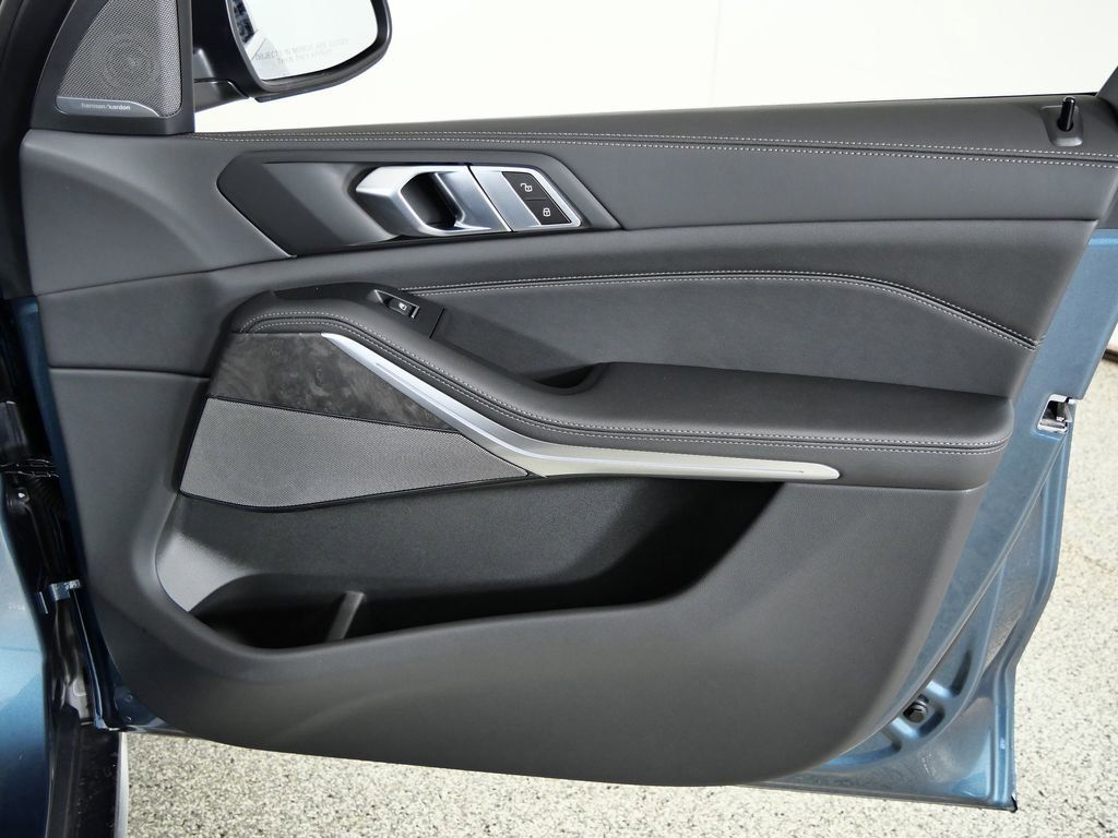 Thumbnail: 2026 BMW X5 - 21