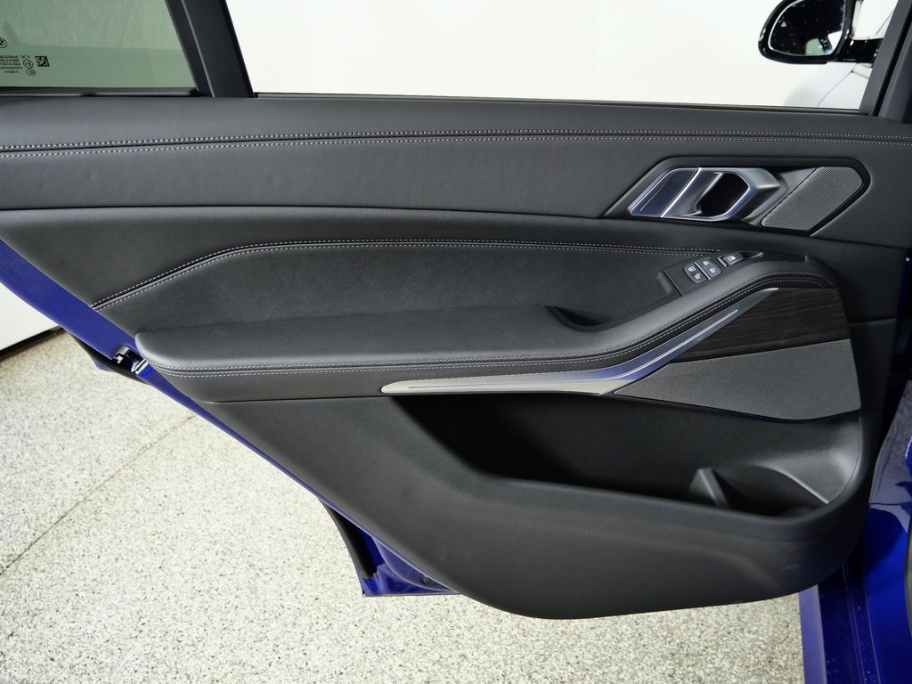 Thumbnail: 2026 BMW X7 - 33