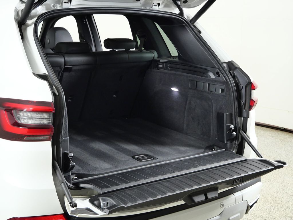 Thumbnail: 2020 BMW X5 - 29