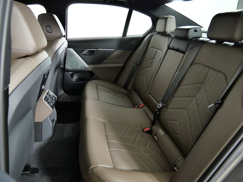 Thumbnail: 2025 BMW 5 Series - 35