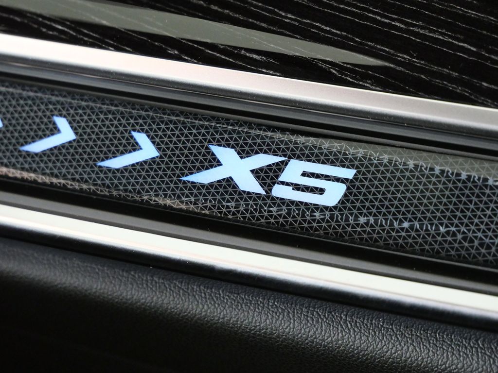 Thumbnail: 2026 BMW X5 - 24