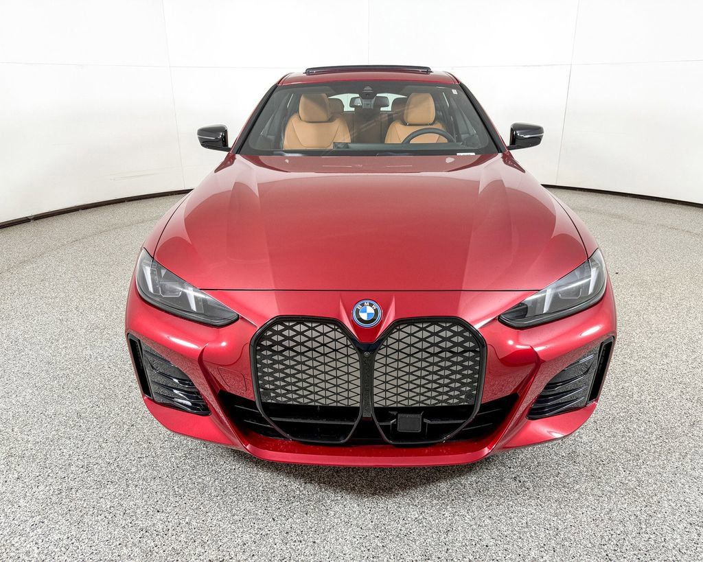 Thumbnail: 2025 BMW i4 - 8