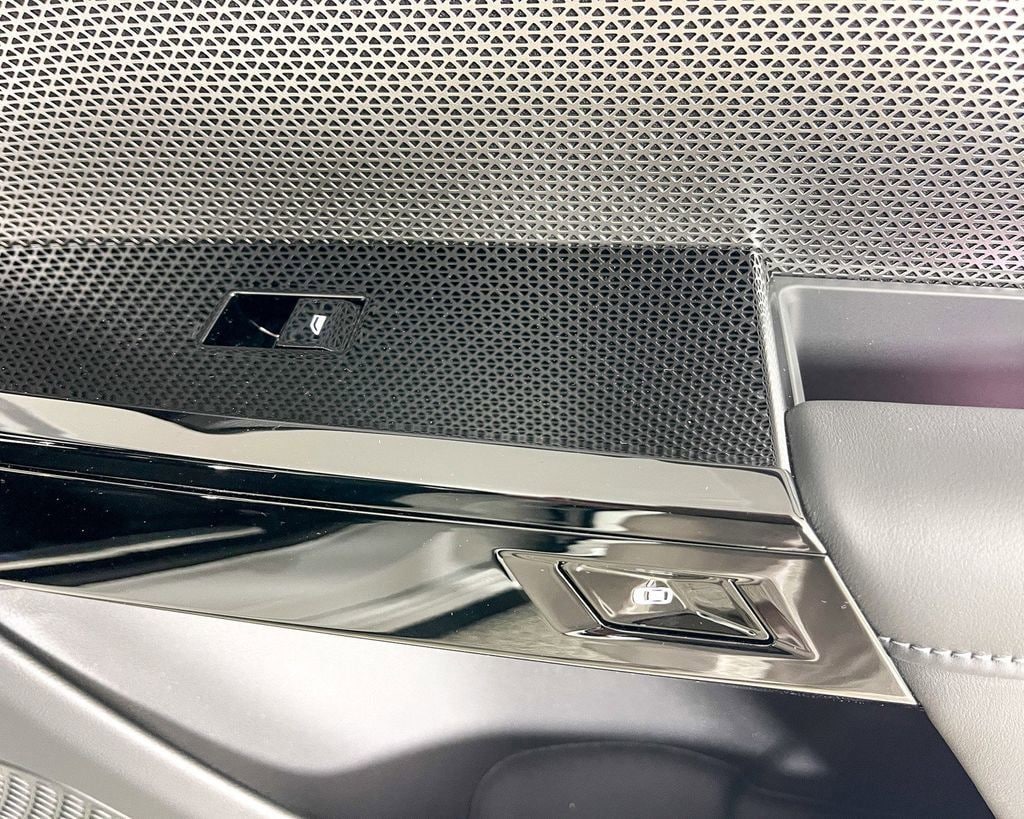 Thumbnail: 2025 BMW 7 Series - 24