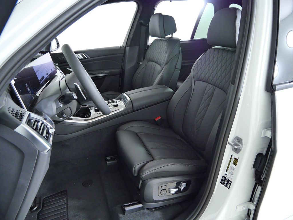 Thumbnail: 2026 BMW X5 - 32