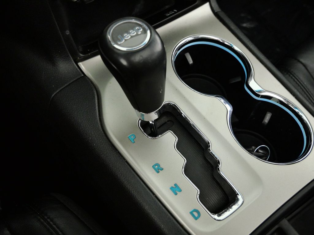 Thumbnail: 2011 Jeep Grand Cherokee - 45