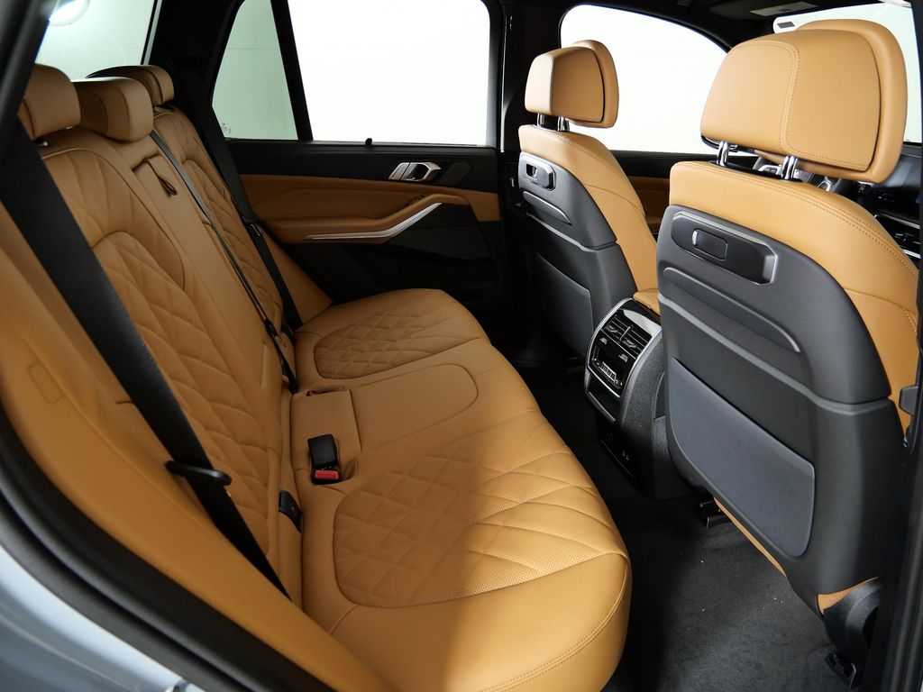 Thumbnail: 2026 BMW X5 - 26