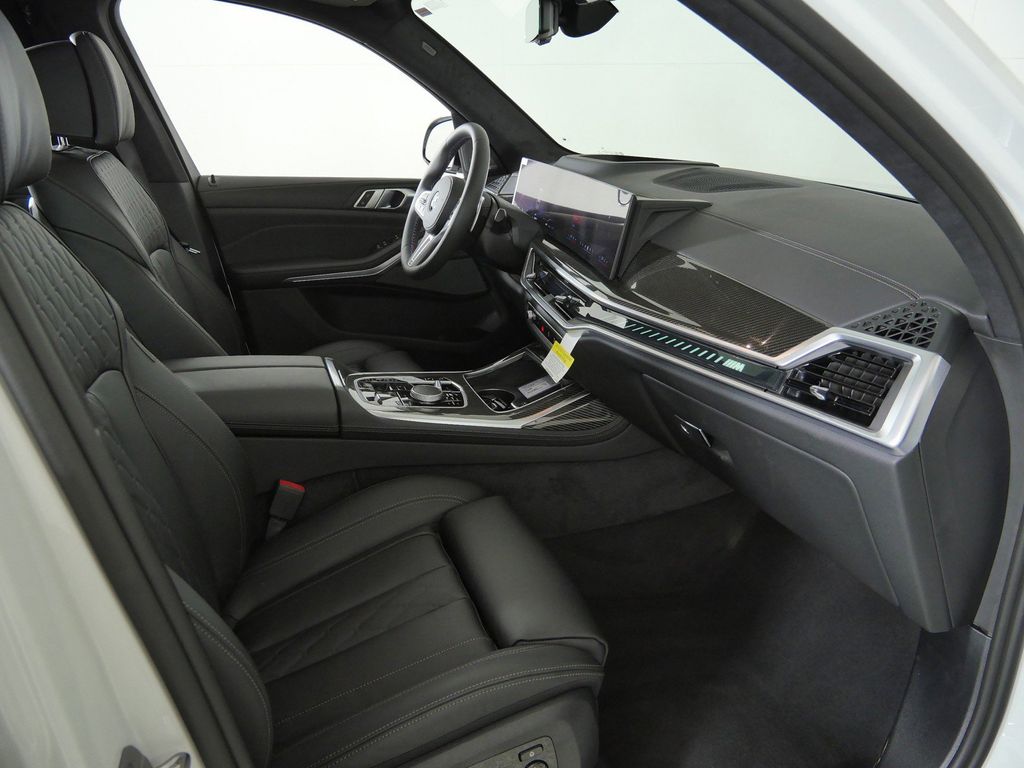 Thumbnail: 2026 BMW X7 - 20