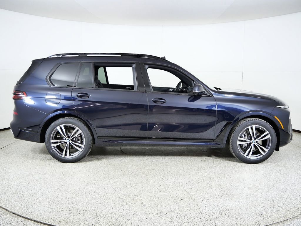 Thumbnail: 2026 BMW X7 - 10