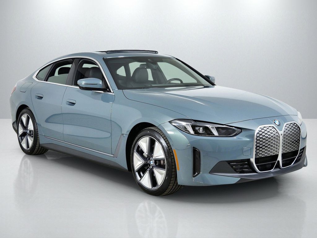 Thumbnail: 2026 BMW i4 - 7