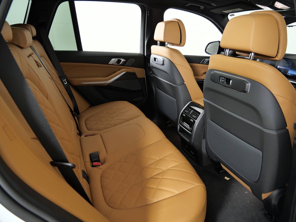 Thumbnail: 2026 BMW X5 - 26