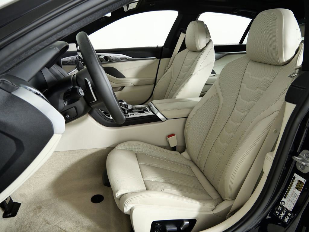 Thumbnail: 2026 BMW 8 Series - 35